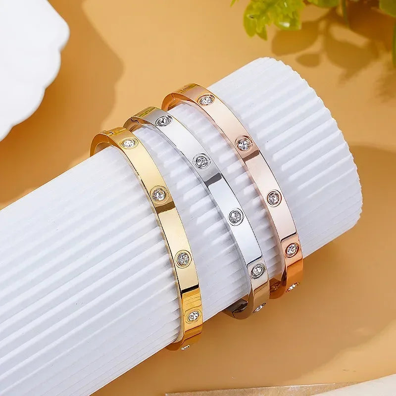 Elegant bracelets collection