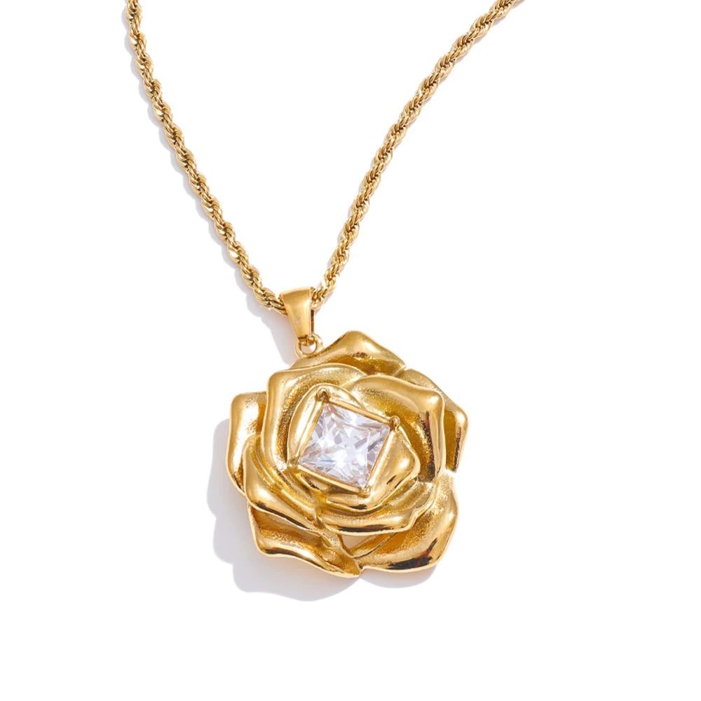 Sparkling Flower Pendant Necklace | Gold-Tone